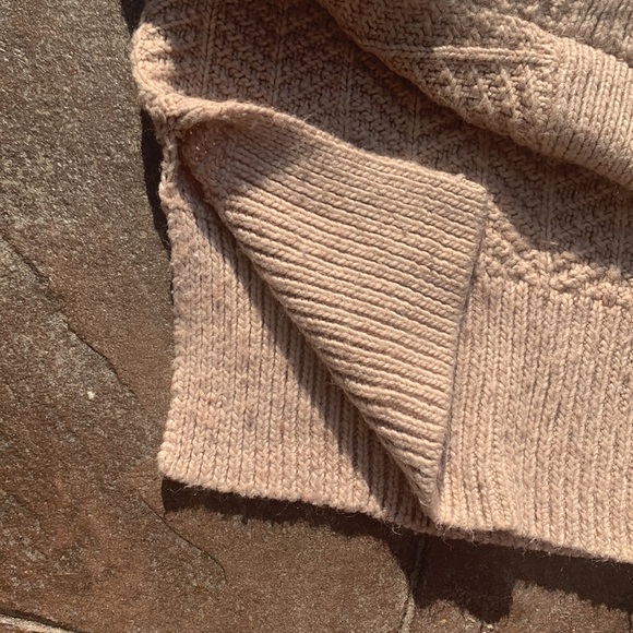 H&M sweater size small - Picture 6 of 7